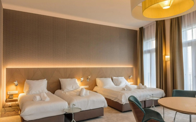 Amadi Panorama Hotel