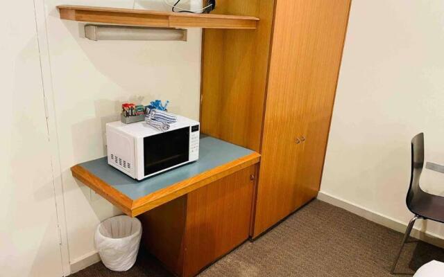 438/247 entire 1BR exHotel Room in the heart of city