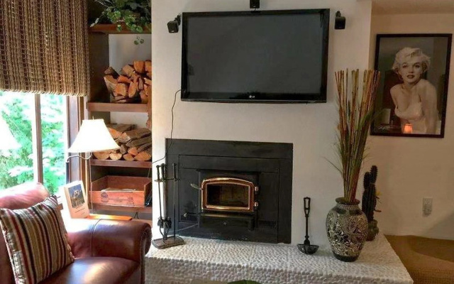 31SW Deluxe Snowater Condo!