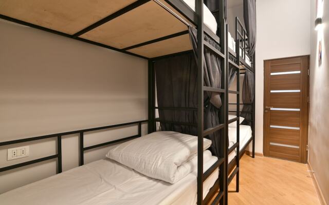 UPstairs Apart - Hostel