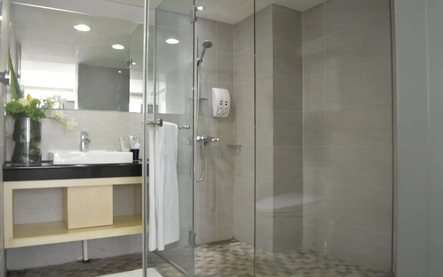 De Reve Express Hotel