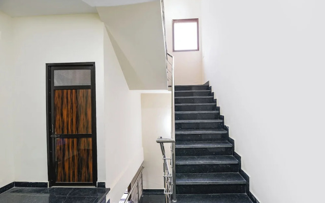 Fabhotel Regal