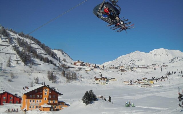 Hotel & Appartements Auerhahn
