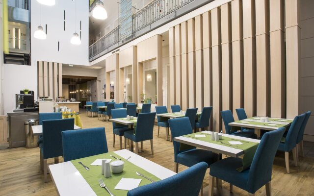 Atrium Fashion Hotel