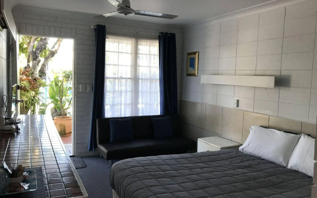 Surf Street Motel