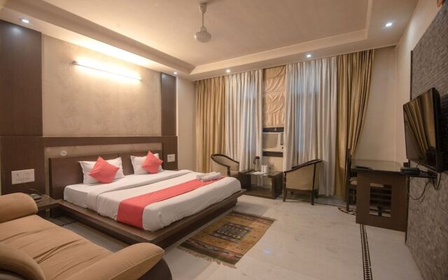 Hotel Aashish