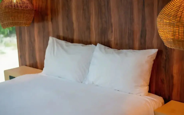 Ocean Breeze Loft Steps Away From Hotel Zone
