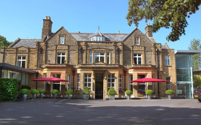 Lanes Hotel