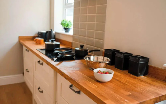 Host Stay Sherrington Road Abode