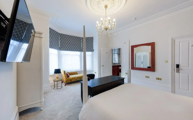 The Clarence Boutique Rooms