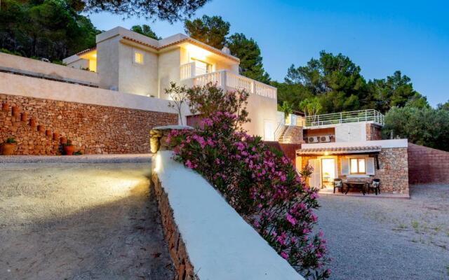 Villa in Ibiza Town, sleeps 6 - Can Damia