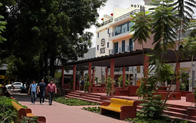 Six Hotel Guadalajara Expiatorio