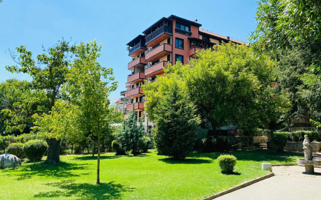 Babylon Park Apartment