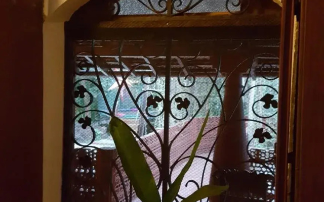Chikoo House