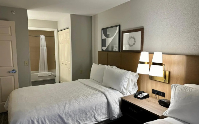 Staybridge Suites Milwaukee West-Oconomowoc by IHG