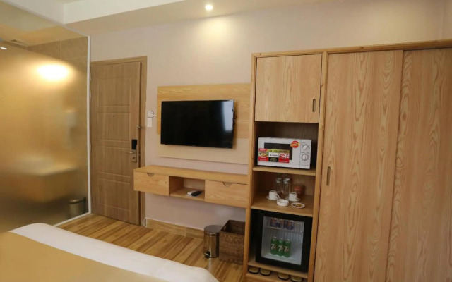 Thuy Sakura Hotel & Serviced Apartment