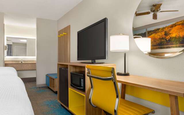 Days Inn by Wyndham Demopolis