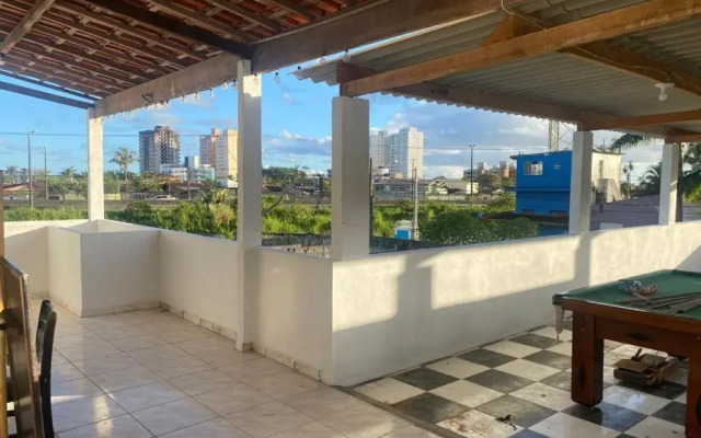 Ótima casa com piscina em Praia Grande