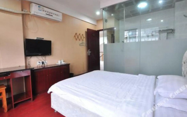 Chaohu Jiangnan Hotel