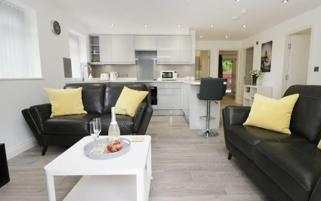 The Office Gardens, Apartment 1