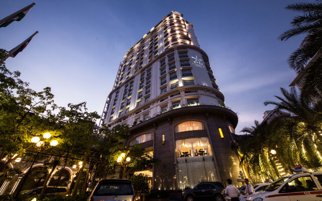 Super Candle Hotel