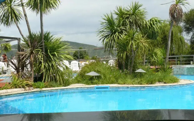Lake Buenavista Apart Hotel & Suites