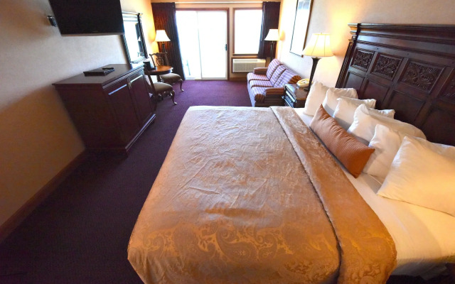 Hamilton Inn Select Beachfront Mackinaw City