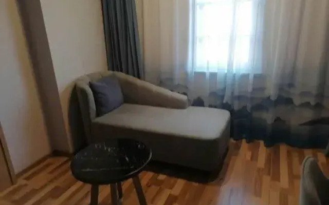 Qingmu Select Hotel (Danjin Road, Dongmen, Danyang)