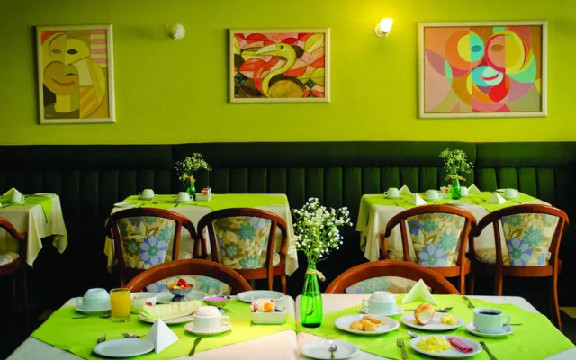 卡舒埃鲁广场酒店(Cachoeiro Plaza Hotel)
