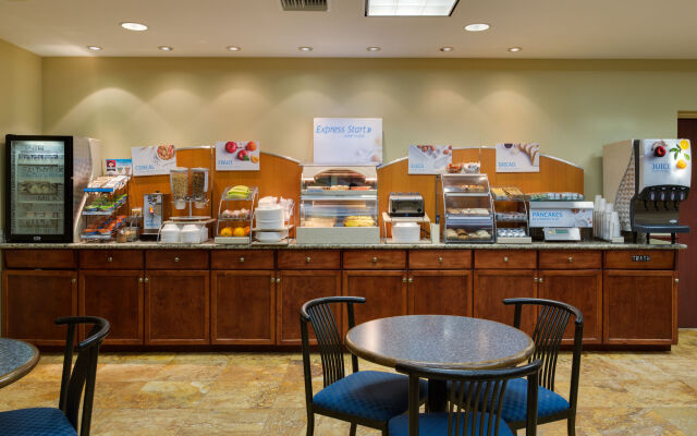 Holiday Inn Express & Suites Sebring by IHG