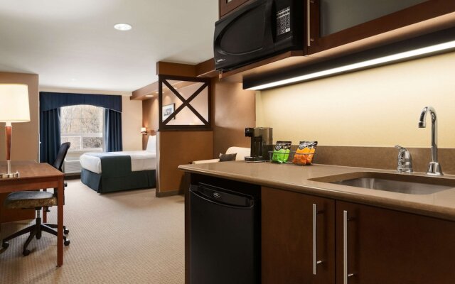 Days Inn & Suites by Wyndham Brandon