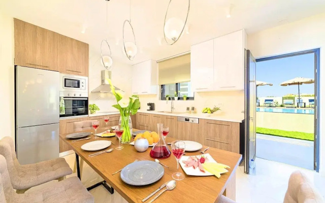 Villa Solaris Heated Pool & Hot Tub