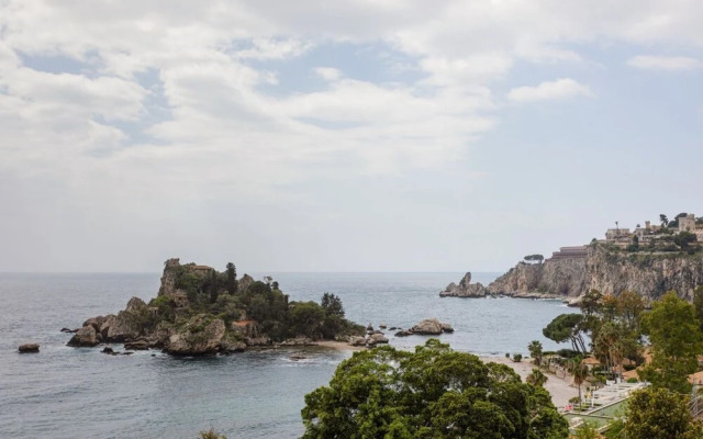 Mazzarò Apartment with Terrace and Seaview