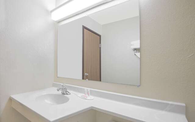 Super 8 by Wyndham Altoona