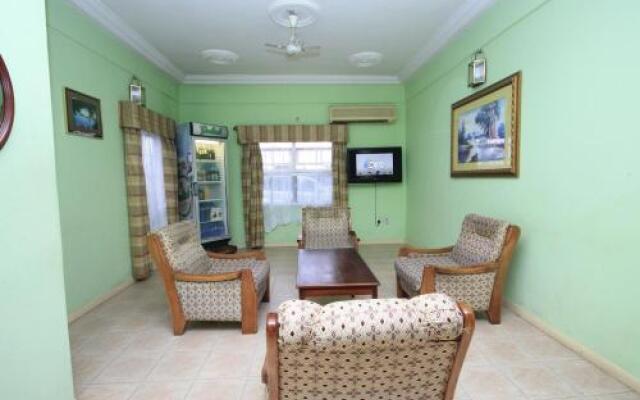 Apaade Lodge