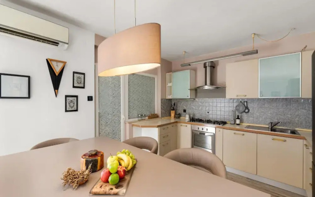 Premium Apartment With Patio