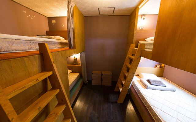 Little Barrel Guest House - Hostel