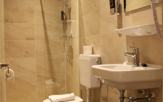 Aston City Hotel