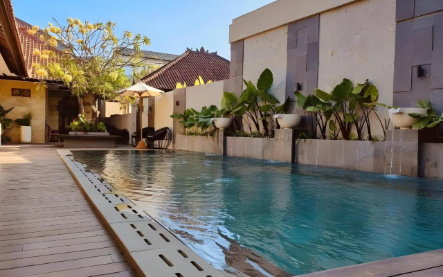OYO 90376 Rabasta Kuta Residence