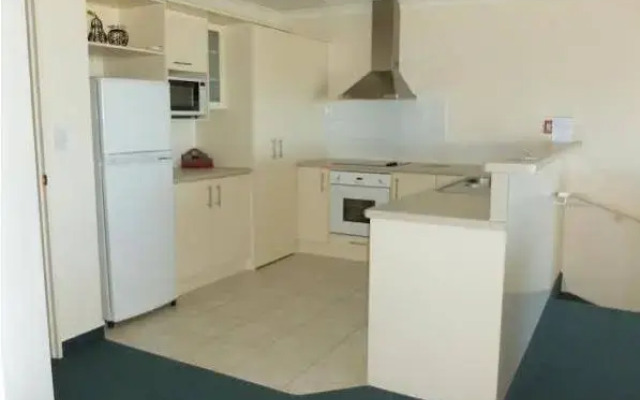 Breakwater Apartments