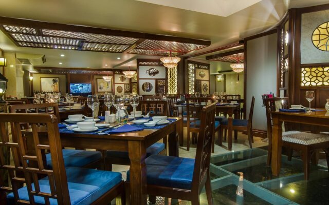Oriental Suites Hotel & Spa