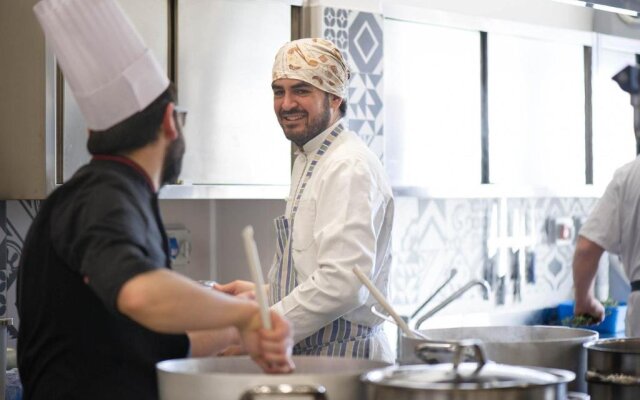 Etna Quota Mille Boutique Hotel, Typical Sicilian Food & Wine