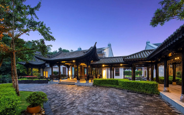 Banyan Tree Tengchong