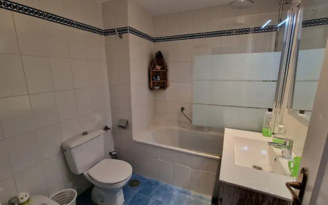 Sunny Seaside Retreat in Calahonda, sea View, Pool