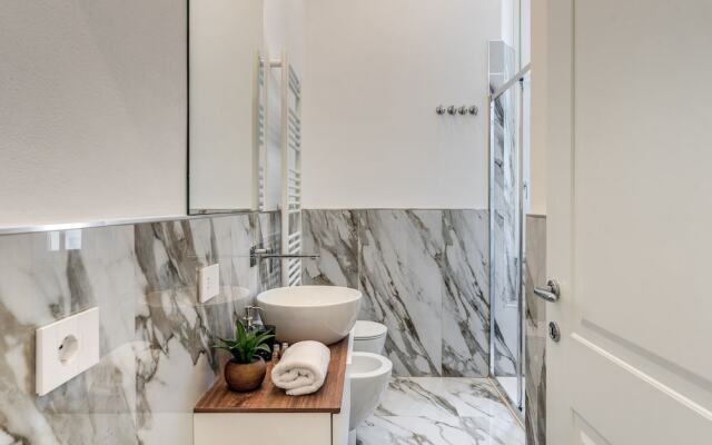 AwesHome Luxury Apartment