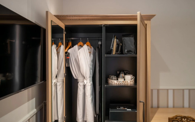 The Russell Boutique Hotel