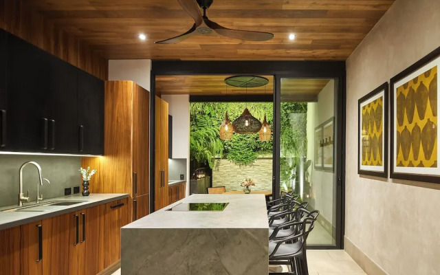 Singular Signature Residences