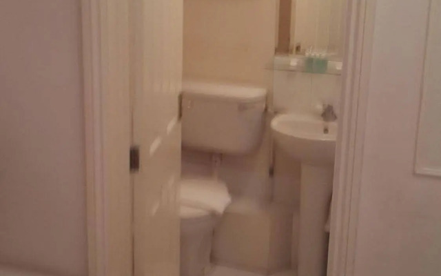 Kensington Court ApartHotel