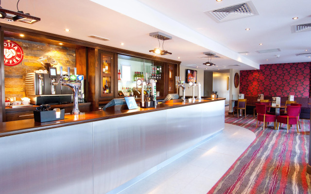 Premier Inn London Gatwick Manor Royal