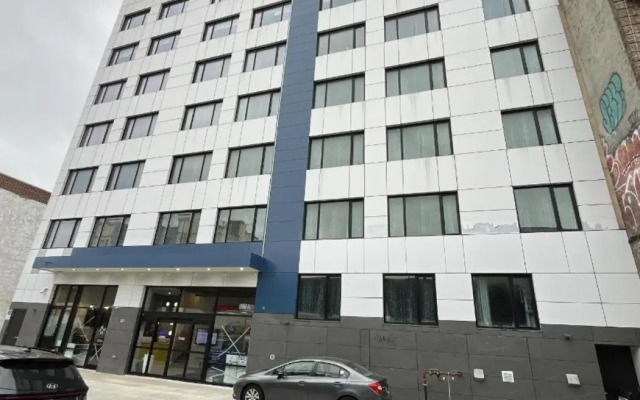 GLō Best Western Bronx NYC